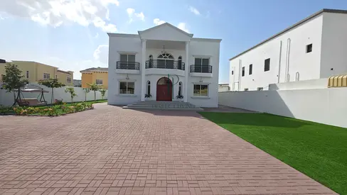 Spacious Villa | Amazing Views | Near the park