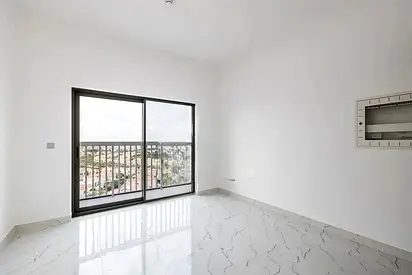 SPECIOUS | UNFURNISHED | VACANT