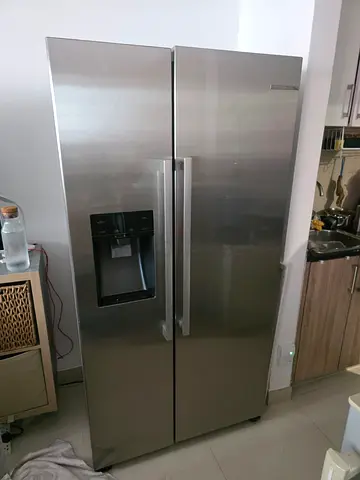 BOSCH Series 8 Side-by-Side Fridge and Freezer With ice Maker Water Dispenser LED Interior Lights