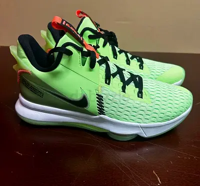 Nike Mens Lime Glow LeBron Witness 5 Basketball Shoes Size US 7.5