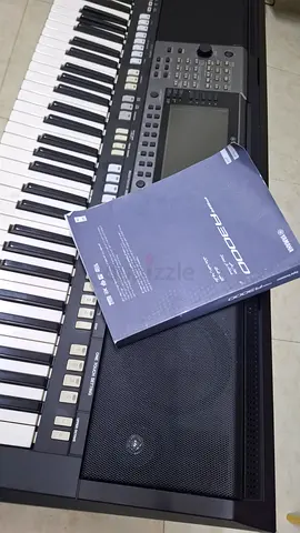 Yamaha PSR-A300 Portable Keyboard with Manual - Good Condition