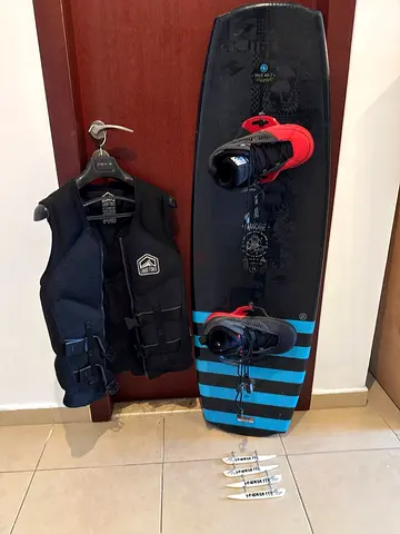 URGENT Moving Out: Hyperlite Wakeboard, Liquid Force Bindings and Vest
