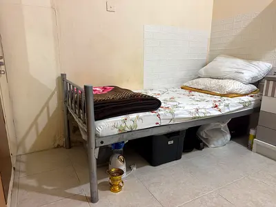 Single metal bed frame with mattress — good condition