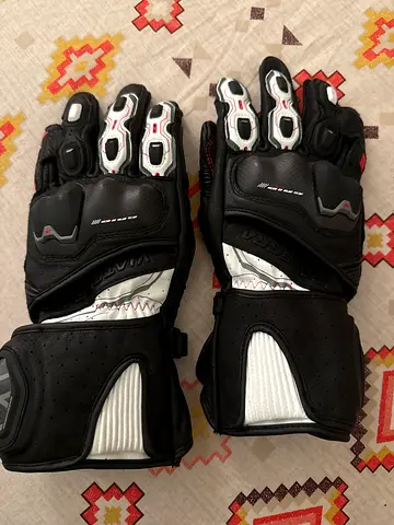 Brand new Viaterra grid mk3 riding gloves