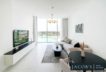 Spacious Unit | Lagoon View | Furnished