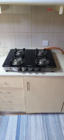 Built-in 4-burner Gas Hob (Glass Top) - Good Working Condition