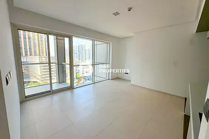 Modern Residence with Convenient Marina Access