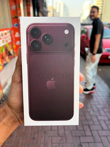 Iphone 18 pro max burgundy