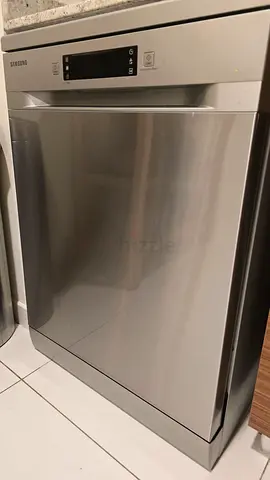 Stainless Steel Built-in Dishwasher - Good Working Condition