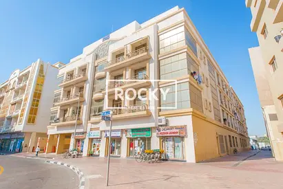 **SUPER SPACIOUS CENTRAL A/C STUDIO | WITH BALCONY | POOL | GYM | VERY CLOSE TO BURJUMAN METRO STATION**