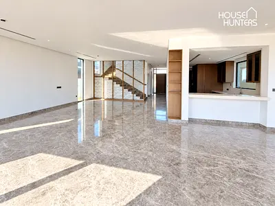 Exquisite 5 Bedroom Villa|Backing green belt|Ready