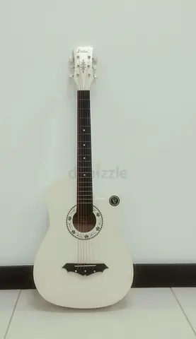 38 inch Acoustic Guitar, White, Cutaway, Like New, Never Gigged, JLT