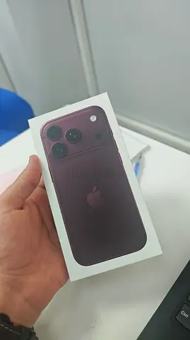 iPhone 18 pro 256gb burgundy TDRA