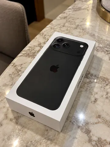 Apple iPhone 18 pro max 1TB - Black