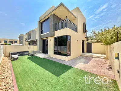 Vacant Now | 2E Layout | Close to Pool