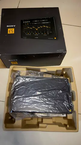 Sony ES car stereo