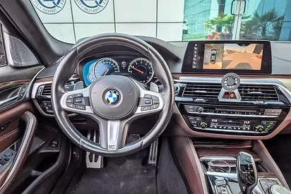صورة 10 لـ 2018 BMW 5-SERIES