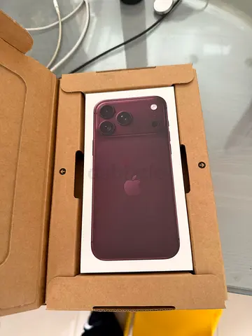 Iphone 18 Pro max 256- burgundy