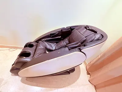 Used Full-Body Electric Massage Chair in Brown Leather - Works Well