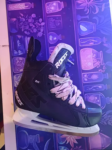 ROCES RH6 professional Ice Skates - in good condition. Size 44 EUR for 200 dhs price negotiable
