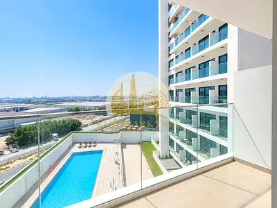 2mns Walk to Metro | Pool and Gym | Furnished