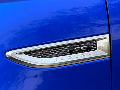صورة 10 لـ 2018 Jaguar E-PACE
