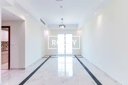 SPACIOUS 2-BEDROOM APARTMENT WITH BALCONY | PRIME LOCATION IN WARSAN 4