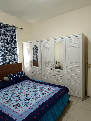 Modern bed with mattress king size. Bed price 500