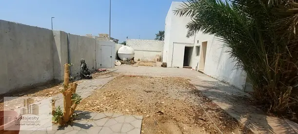 فيلا للايجار الشهري في منطقة الجزات امارة الشارقه