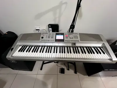 Yamaha DGX 305 Piano Keyboard with Arranger Function and  Accessories