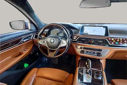 صورة 10 لـ 2016 BMW 7-SERIES