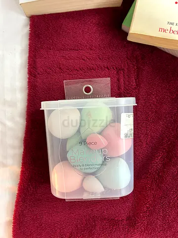 Set of 9 pastel makeup blending sponges (new/in box)