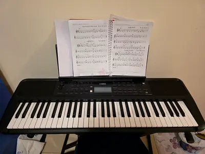 Yamaha PSR-E363 Digital Keyboard with Stand