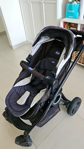 Chicco Urban Stroller with Bassinet. Priced to sell. Just 100Aed.