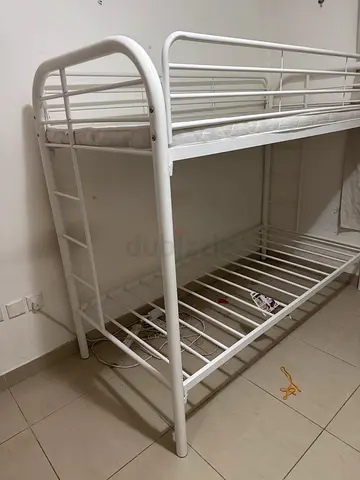 White metal bunk bed frame (single over single) – good condition