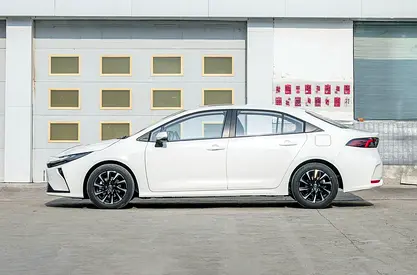 2026 Toyota COROLLA 照片 3