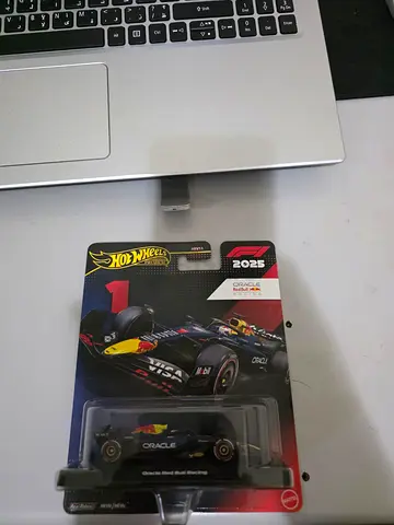 🏎️ Hot Wheels Premium F1 2025 Oracle Red Bull Racing #1 Max Verstappen – Sealed