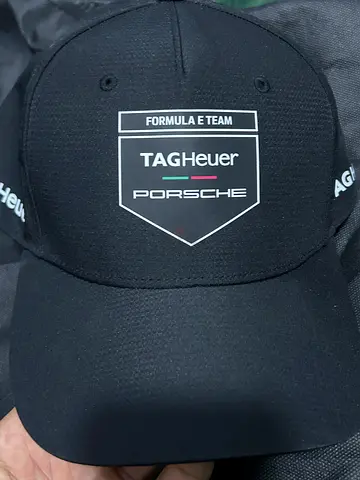 Caps