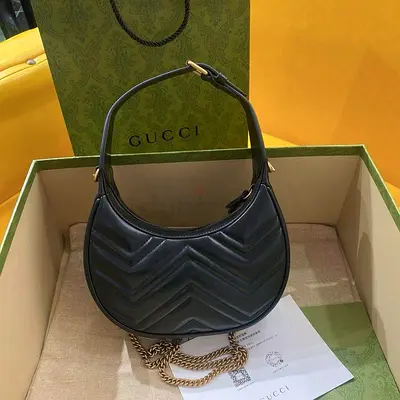 Marmount Kelly Sling On Hand
