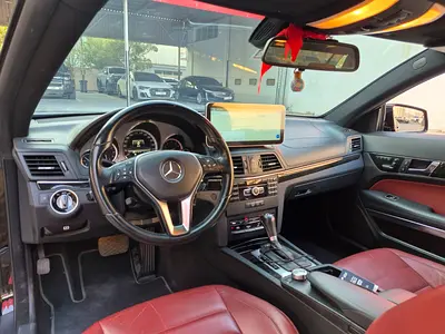 2013 Mercedes-BENZ E-CLASS photo 9