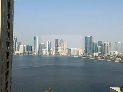 اول ساكن ٣ غرف ماستر وصالة  مع ٢ بلكونة  بانوراما  إطلالة بحرية  جميع الغرف ماستر  خزائن بالحائط  التسليم يوم ١ اكتوبر  التأمين ٥٠٠٠ كاش او مؤجل شهر
