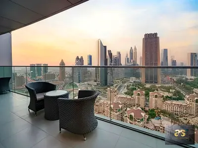 4BR+M | Ultra-Lux Penthouse | Vacant | Iconic View