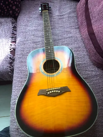 Acoustic Guitar for sale !