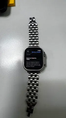 Silver square smartwatch with metal bracelet - good working condition