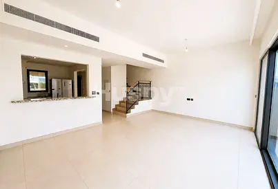 Single Row | Close to Central Hub | Vacant
