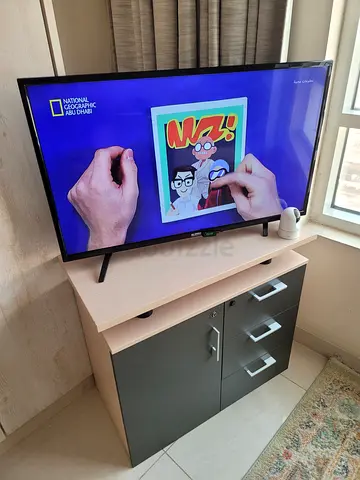 El onsia 43-inch LED TV in excellent working condition