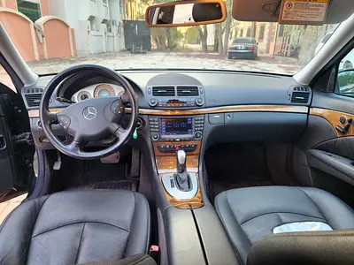 2005 Mercedes-BENZ E-CLASS photo 7