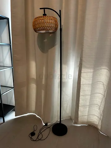 Boho Rattan Arc Floor Lamp – Dimmable LED – Excellent Condition