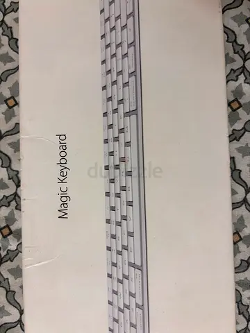 Apple Magic Keyboard (boxed) - White/Silver with charging cable