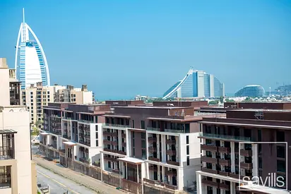 Spacious 2-Bedroom Apartment | Prime Location